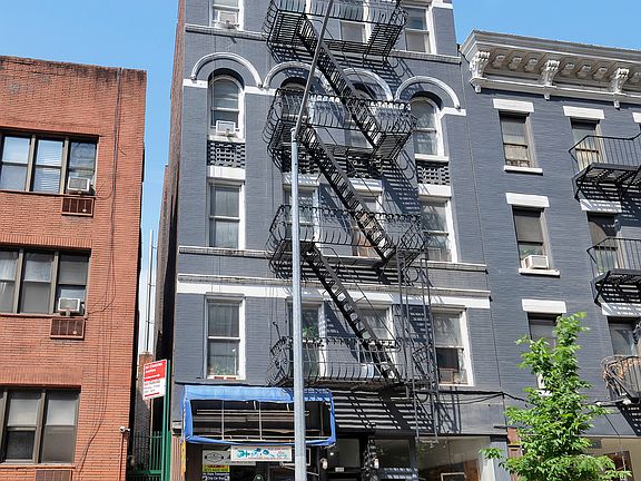 5th image of 205 W 20th St APT 2W
