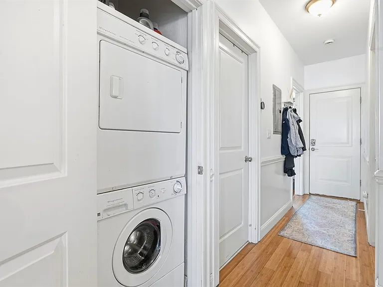 118 Saxton St #3 — Photo 19