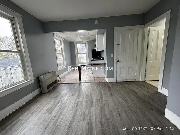 38 Oak St #3 — Photo 3