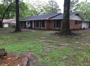 1421 Chestnut St, Crossett, AR 71635