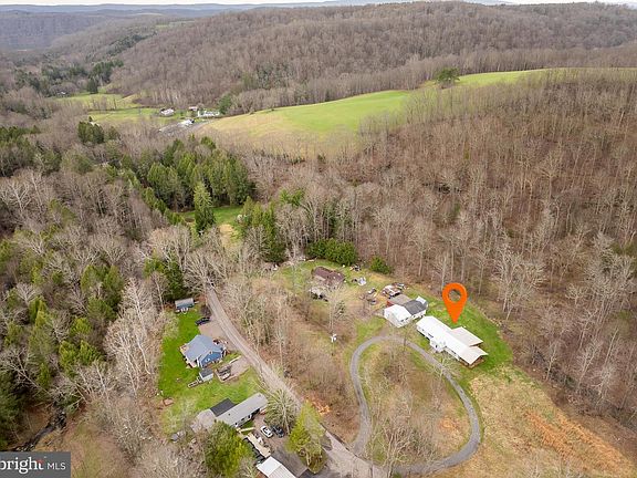 4th image of 1545 Mill Run Rd