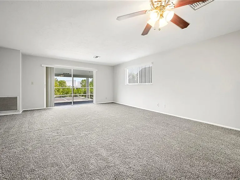 1376 Chesapeake Ave #2 — Photo 6