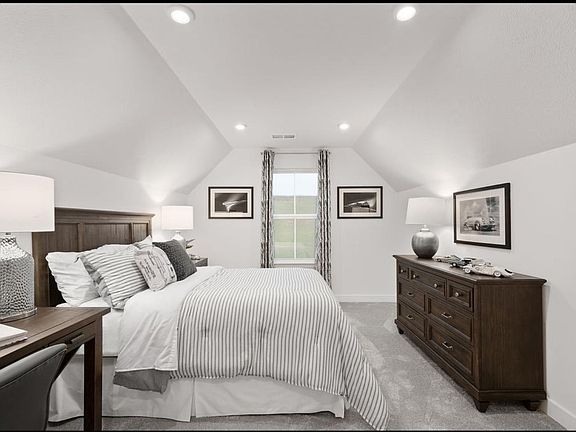 4th image of 153 Sandstone Cir