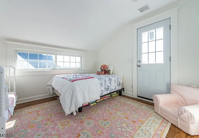 10 Grove Ter #2B — Photo 19
