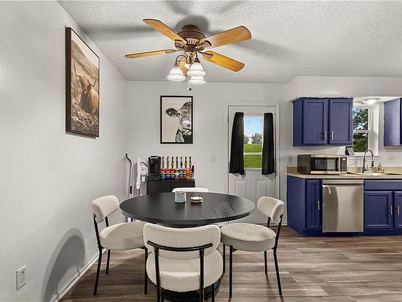 5th image of 808 SE 19th St