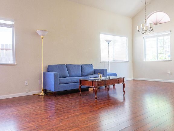 4th image of 331 Horizon Cir