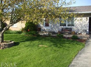 4675 Circle Dr, Heyworth, IL 61745