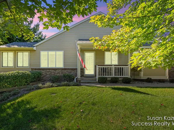 7440 Navajo Valley Dr SW, Byron Center, MI 49315