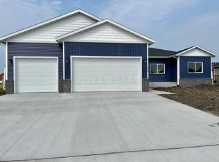 272 Redwood Dr, Mapleton, ND 58059