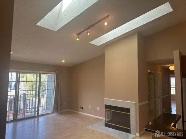 68 Clay St, North Brunswick, NJ 08902