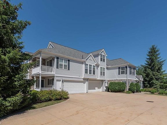 2nd image of 5615 N Greenway Ct #7C