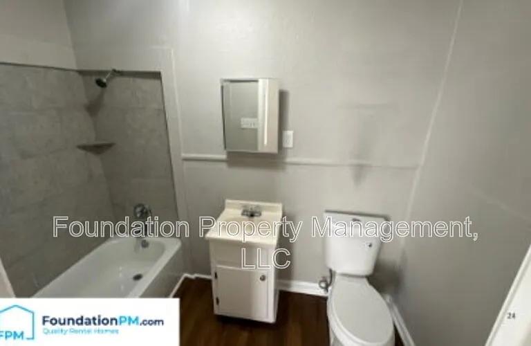 1596 Barton St — Photo 17