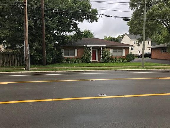 4th image of 3455 Indianola Ave