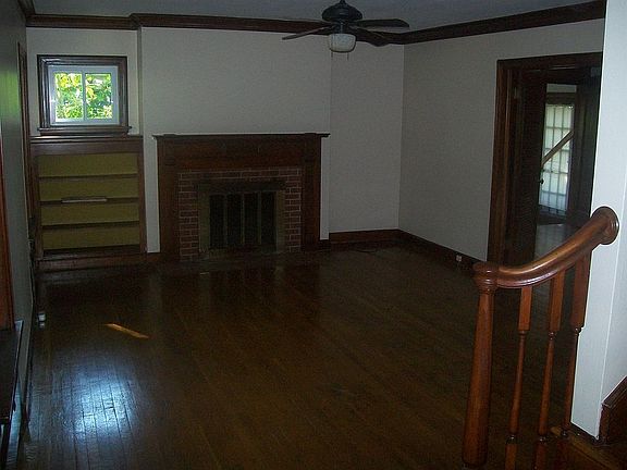 4th image of 1877 E 76th Ter
