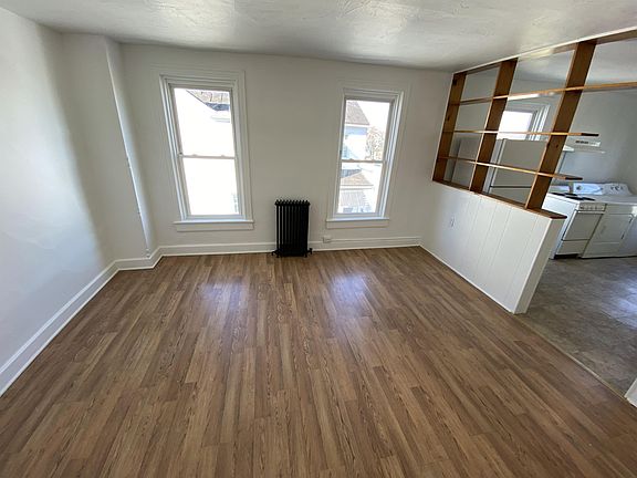 2nd image of 224 York St #222.5