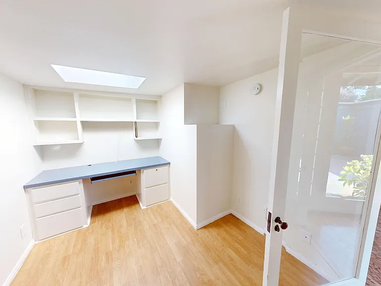 1811 Visalia Row — Photo 3