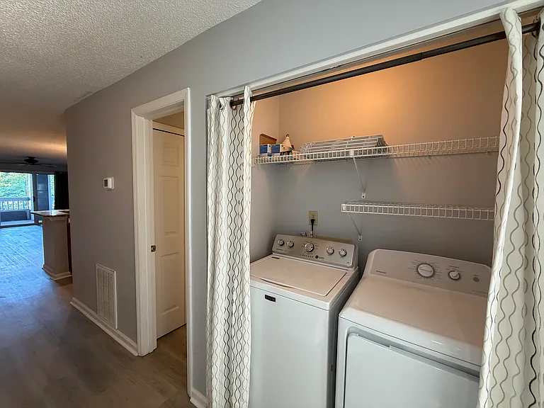 726 Southwest Dr — Photo 7