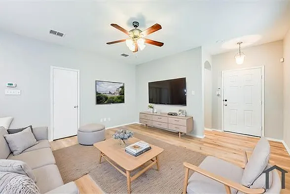 5435 Jacob Dr — Photo 3