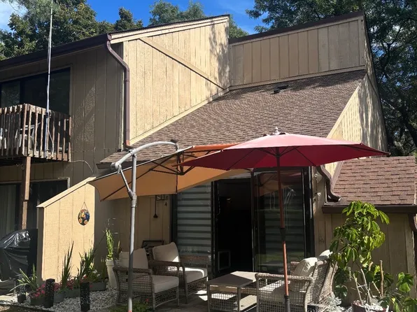 18 Saint Thomas Colony APT 4, Fox Lake, IL 60020