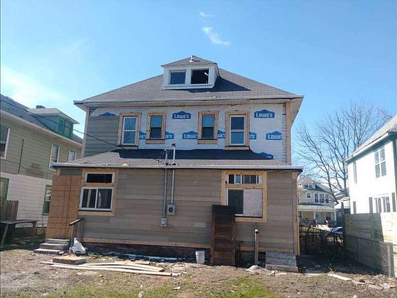 2nd image of 2333 Carrollton Ave