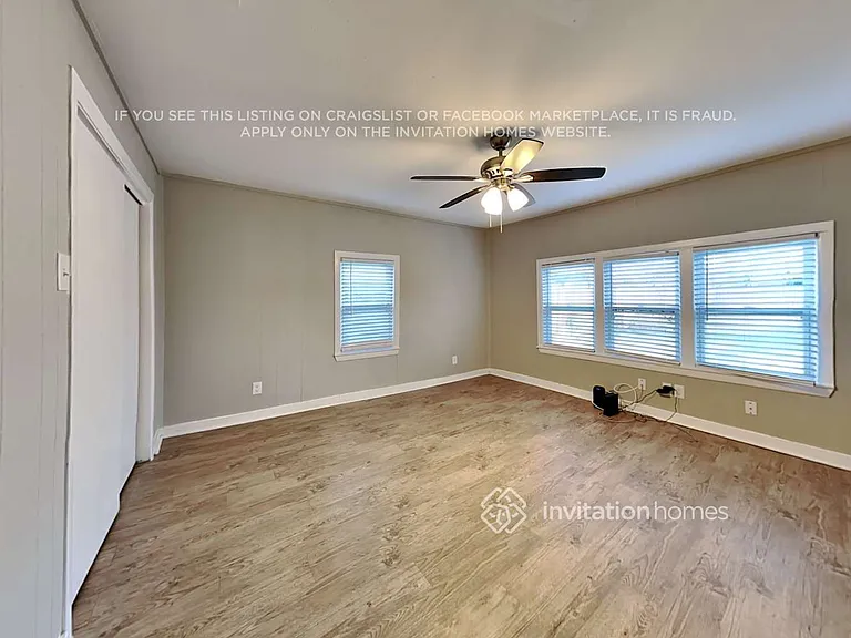 905 E Crockett St — Photo 13