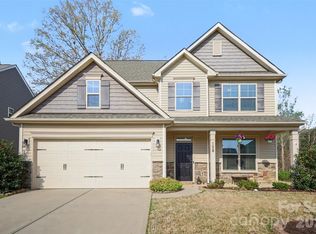 128 Lantern Acres Dr, Mooresville, NC 28115