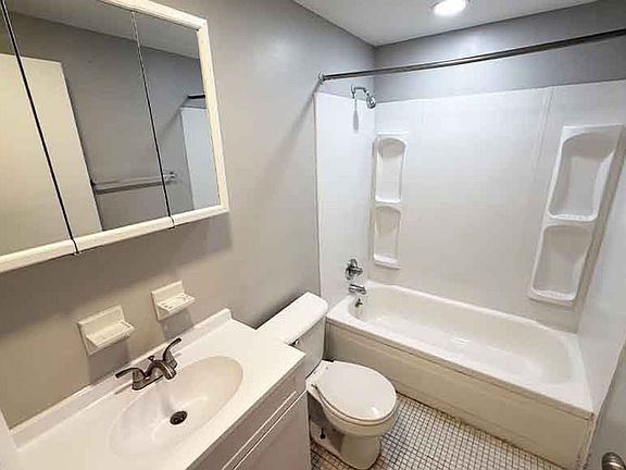 4th image of 3051 Marshall Ave #3060-114