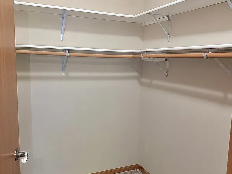 Fairway Glen Apartments — Photo 18