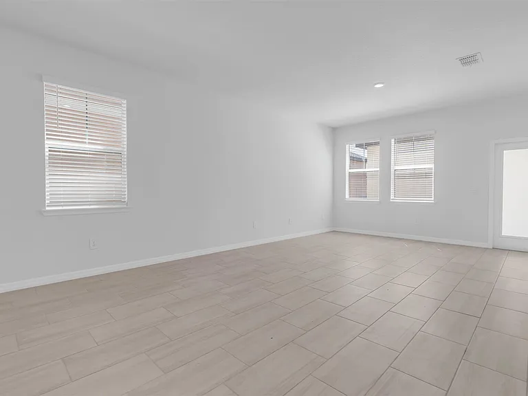10881 Molasses Way — Photo 3