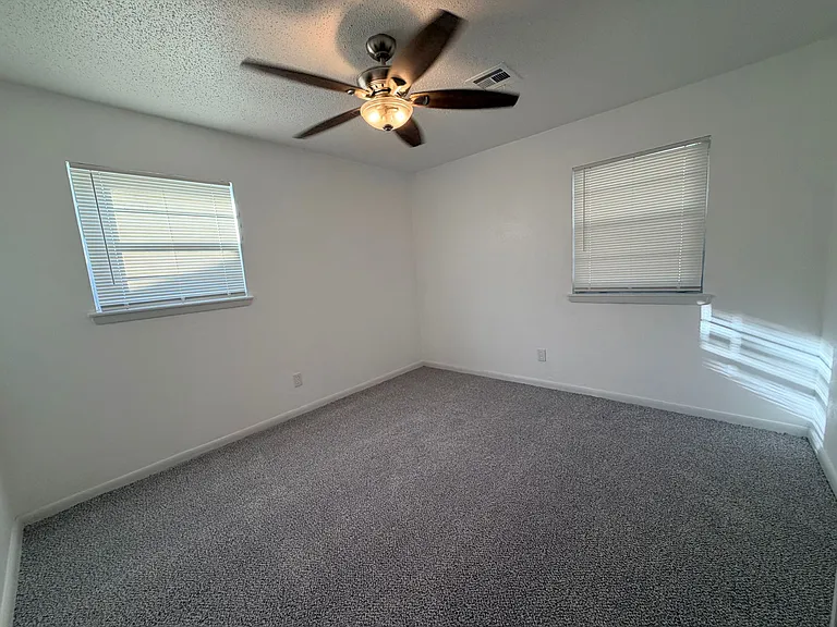 1323 SE Clover Ln — Photo 16