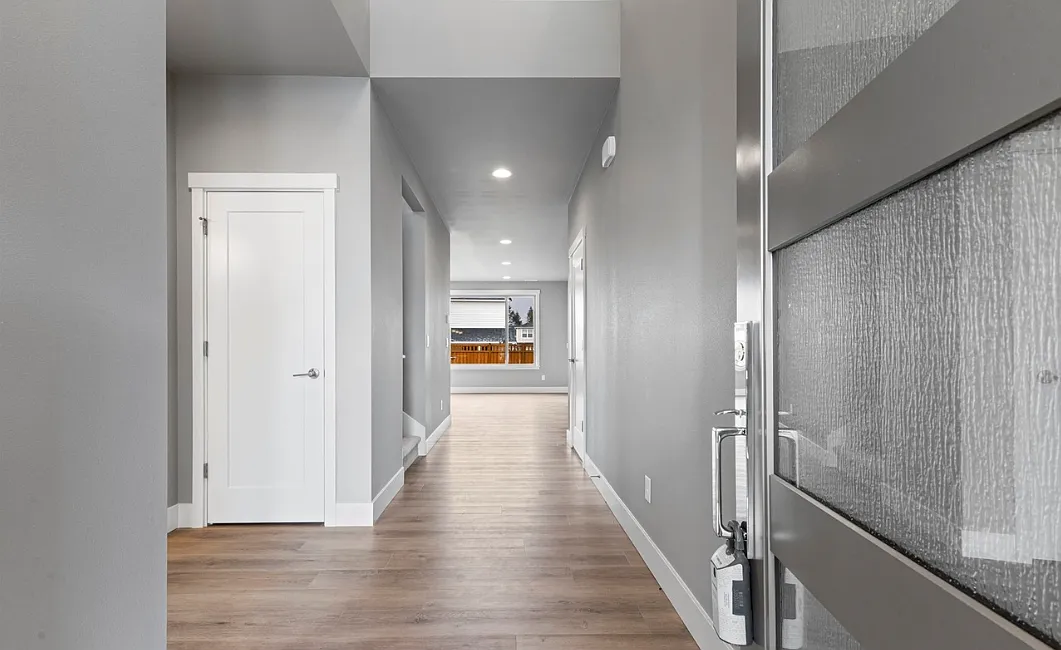 4 bed, 2486 sqft, $3,750 — Photo 3