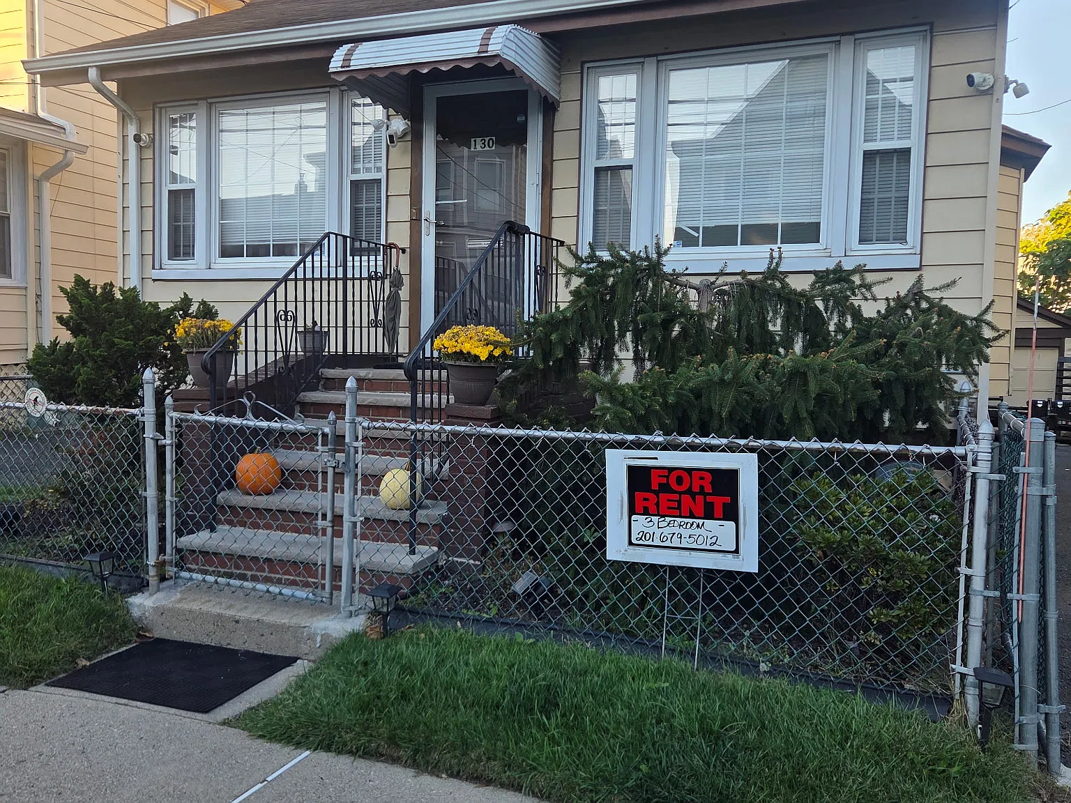 3 bed, 1.5 bath, $2,750 — Photo 1