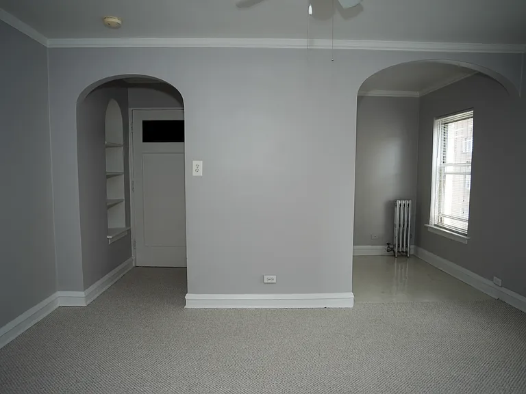 5737 N Kenmore Edgewater Apartments — Photo 34