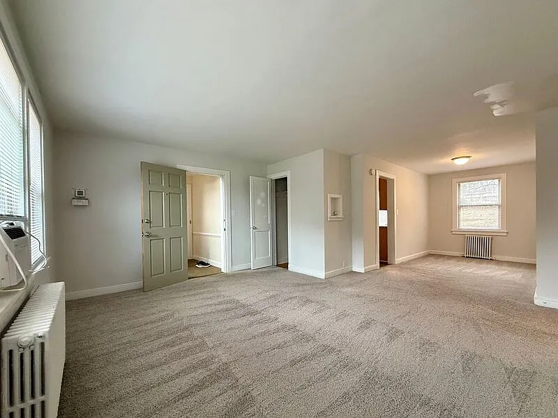 Building Photo - 1400 Kenmore Ave #C2