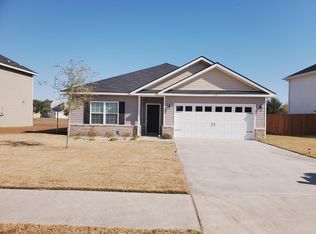 32 Wythe St, Hinesville, GA 31313