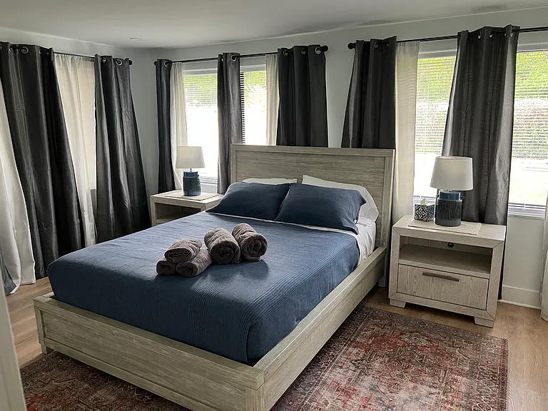 master bedroom
queen sized bed