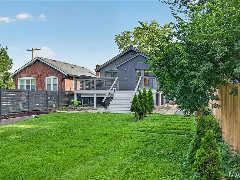 7122 Nashville Ave — Photo 32