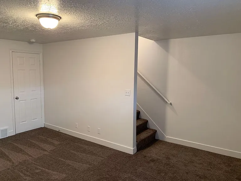 399 W 200 N — Photo 31