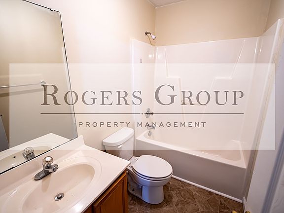 5th image of 202 5th St APT B