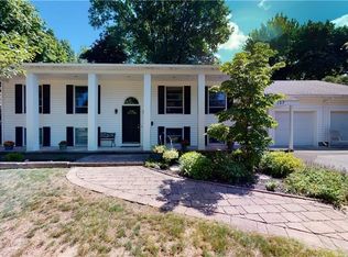 107 Heritage Cir, Rochester, NY 14615