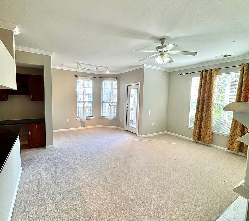 12933 Centre Park Cir #305