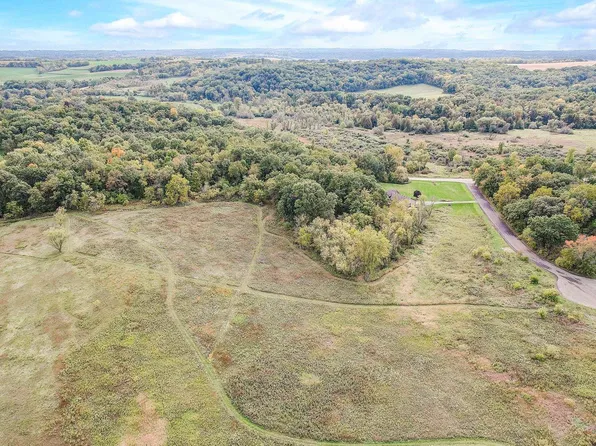 /lust, Mount Horeb, WI 53572
