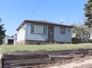 311 12th Ave NE, Mandan, ND 58554