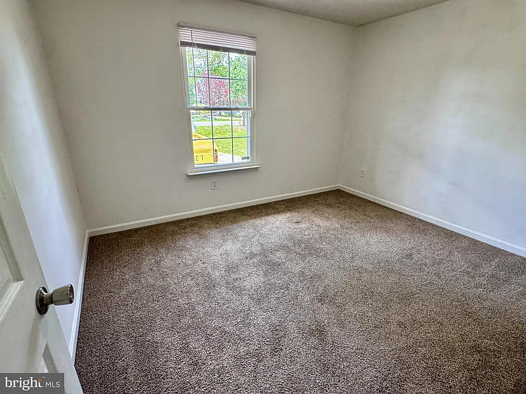 2038 Dewey Dr — Photo 17
