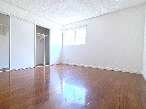 5th image of 4225 Walnut Grove Ave APT 6