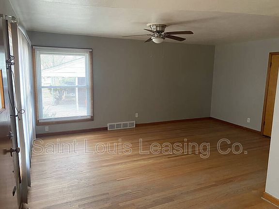 5th image of 50 Saint Edward Ln