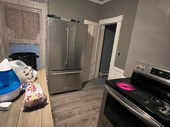 208 S Main St APT 2