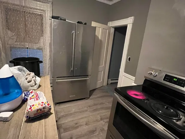 208 S Main St APT 2, Lisbon, NH 03585