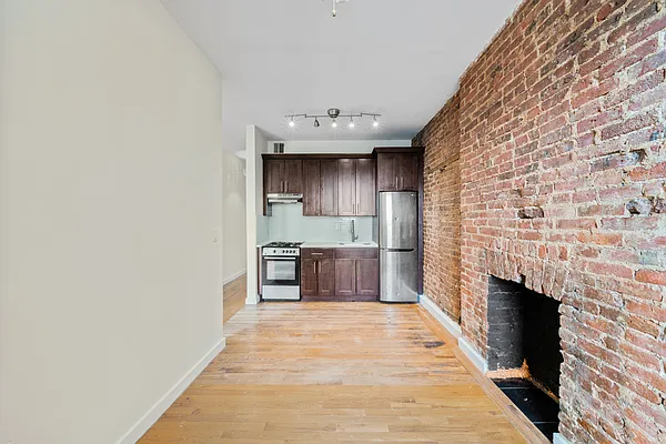 Rented by Vector New York, LLC | media 14