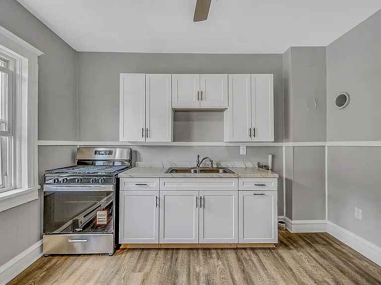 23 E Beatty St #72 — Photo 3